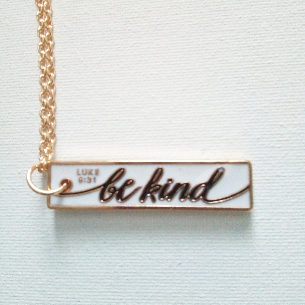 BE KIND  White & Gold Neclace - Picture 4 of 4